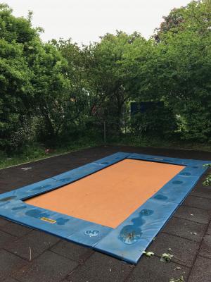 bodentrampolin-